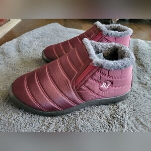 ✨️NWOT✨️ Bj | Women's Burgundy Winter Shoes